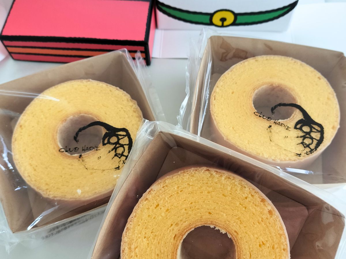 クラブハリエのミニバームクーヘン。ひこにゃんボックスの中身。３個入り。子供や女性に喜ばれる。