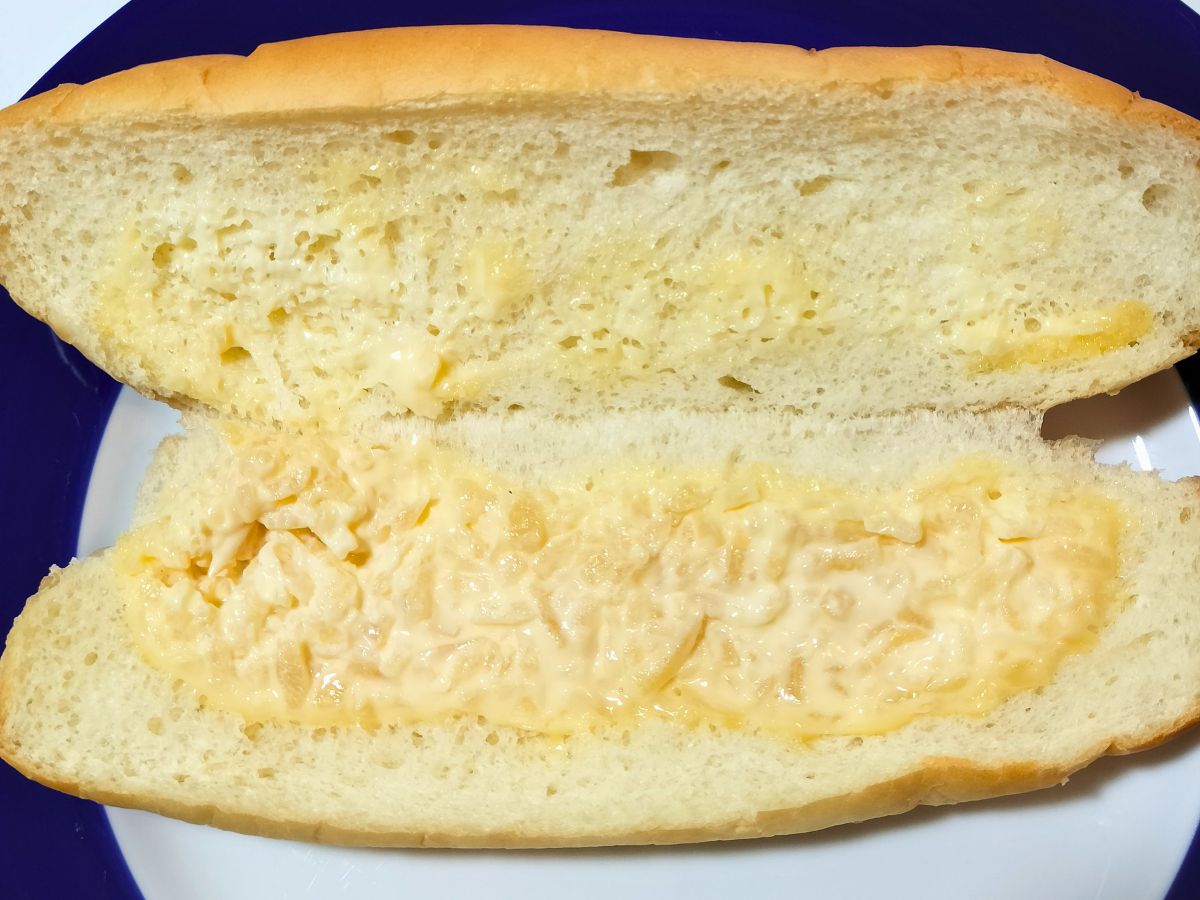 滋賀土産 サラダパンの開いた商品写真